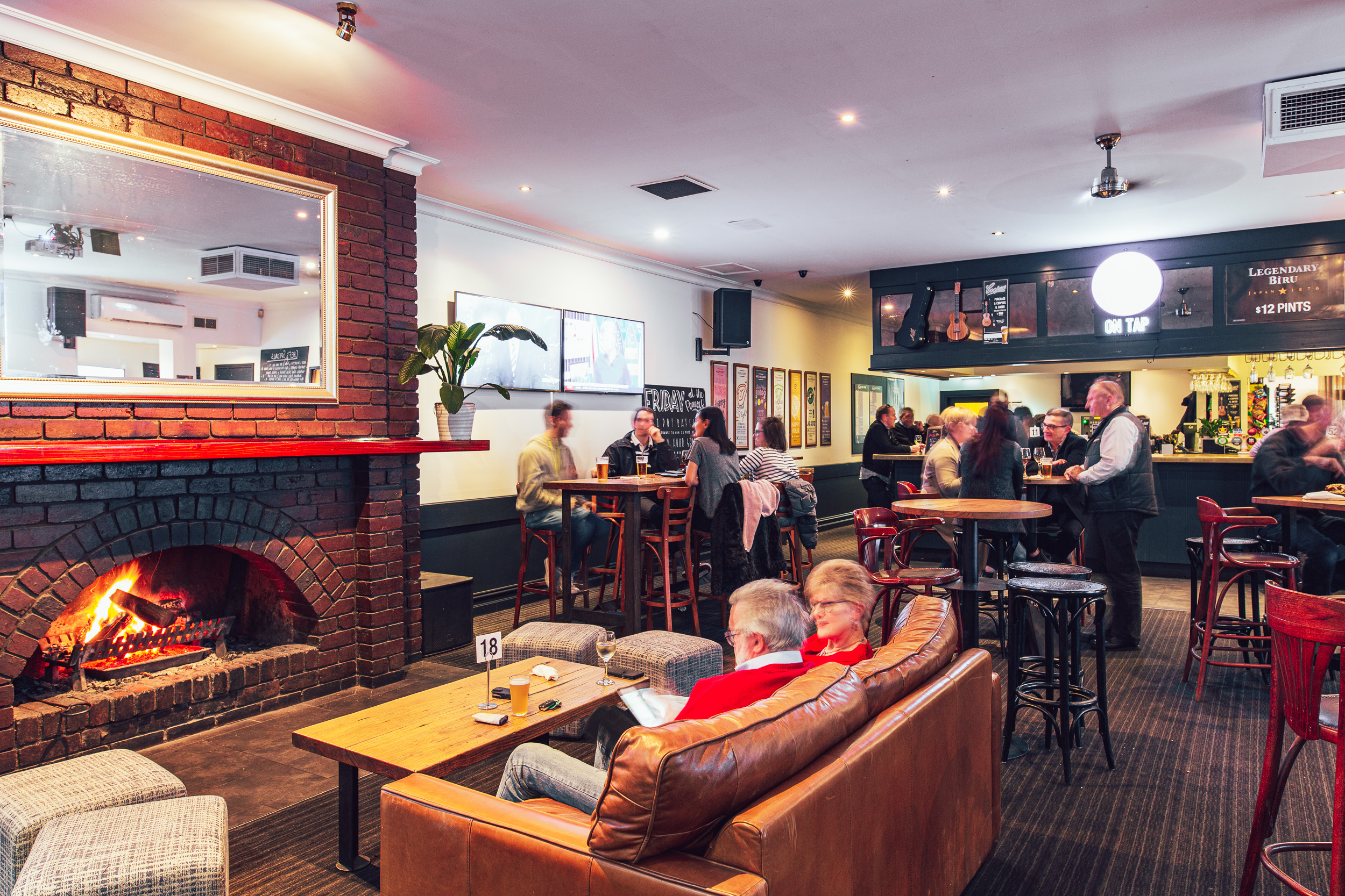 Sports Lounge — THE PEACOCK HOTEL